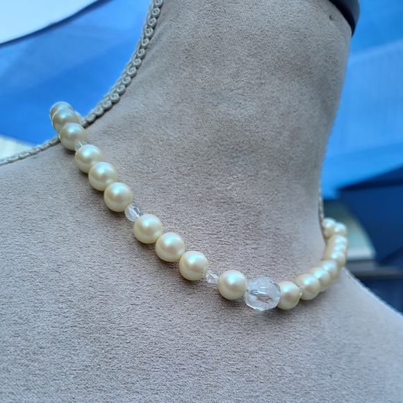 Vintage faux pearl necklace with clear rhinestones - Picture 8 of 8